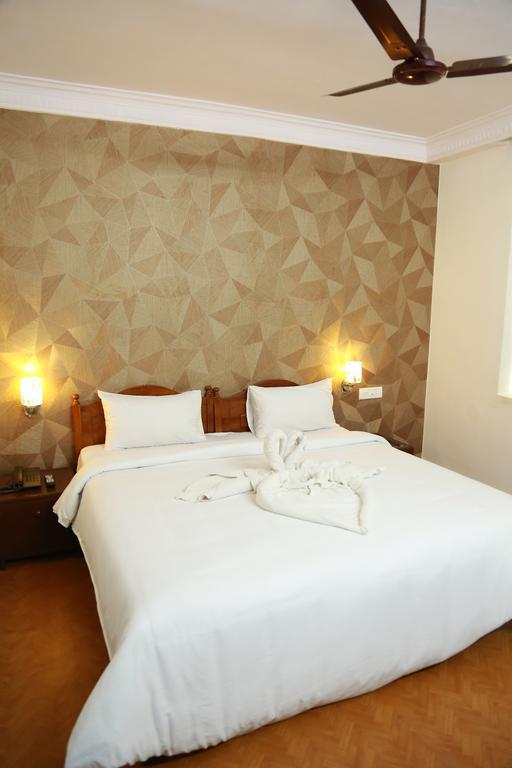 Hotel Shridevi Park Chennai Exterior photo